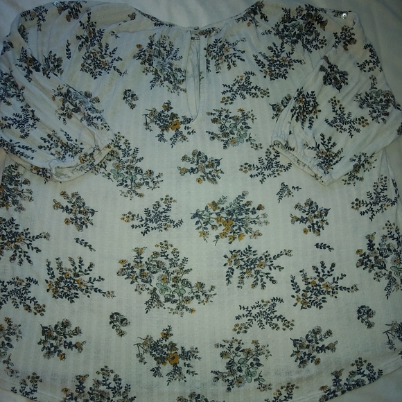 GUC Plus Size Lucky Brand Antique Floral Print Button Sleeve Top – Size 1X - Picture 12 of 16